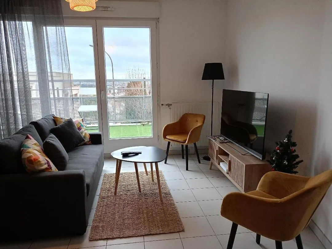 Superbe Appartement ,Proche De Paris, Dans Residence Privee , Ideal Familles, Parking Et Wifi Gratuits! ! ! Vitry-sur-Seine