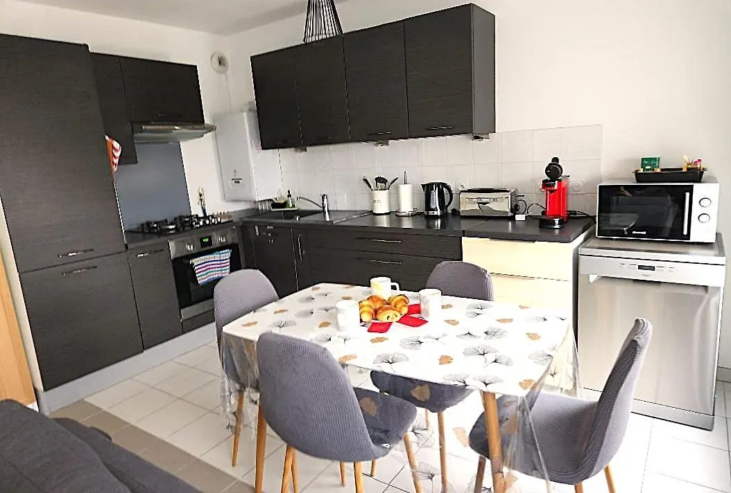 Superbe Appartement ,Proche De Paris, Dans Residence Privee , Ideal Familles, Parking Et Wifi Gratuits! ! ! Vitry-sur-Seine 0*,