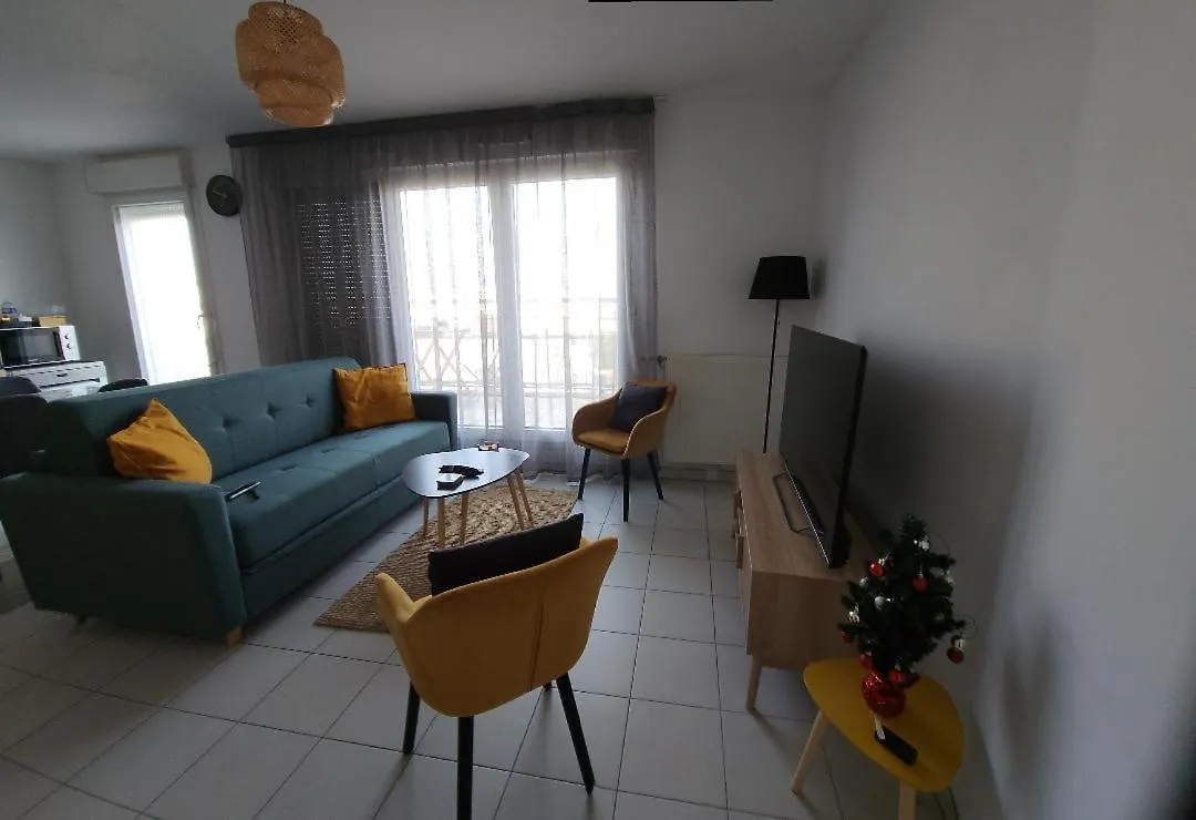 Superbe Appartement ,Proche De Paris, Dans Residence Privee , Ideal Familles, Parking Et Wifi Gratuits! ! ! Vitry-sur-Seine